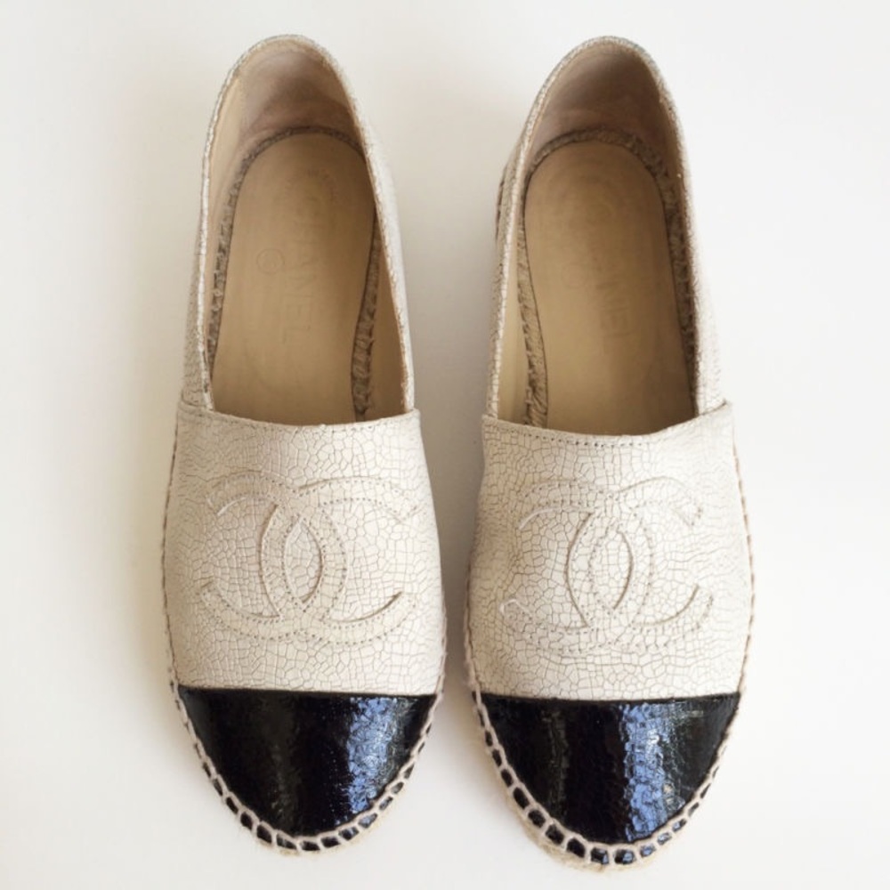 Authentic Chanel 15C Limited Edition Black Beige Cracked Leather Espadrilles